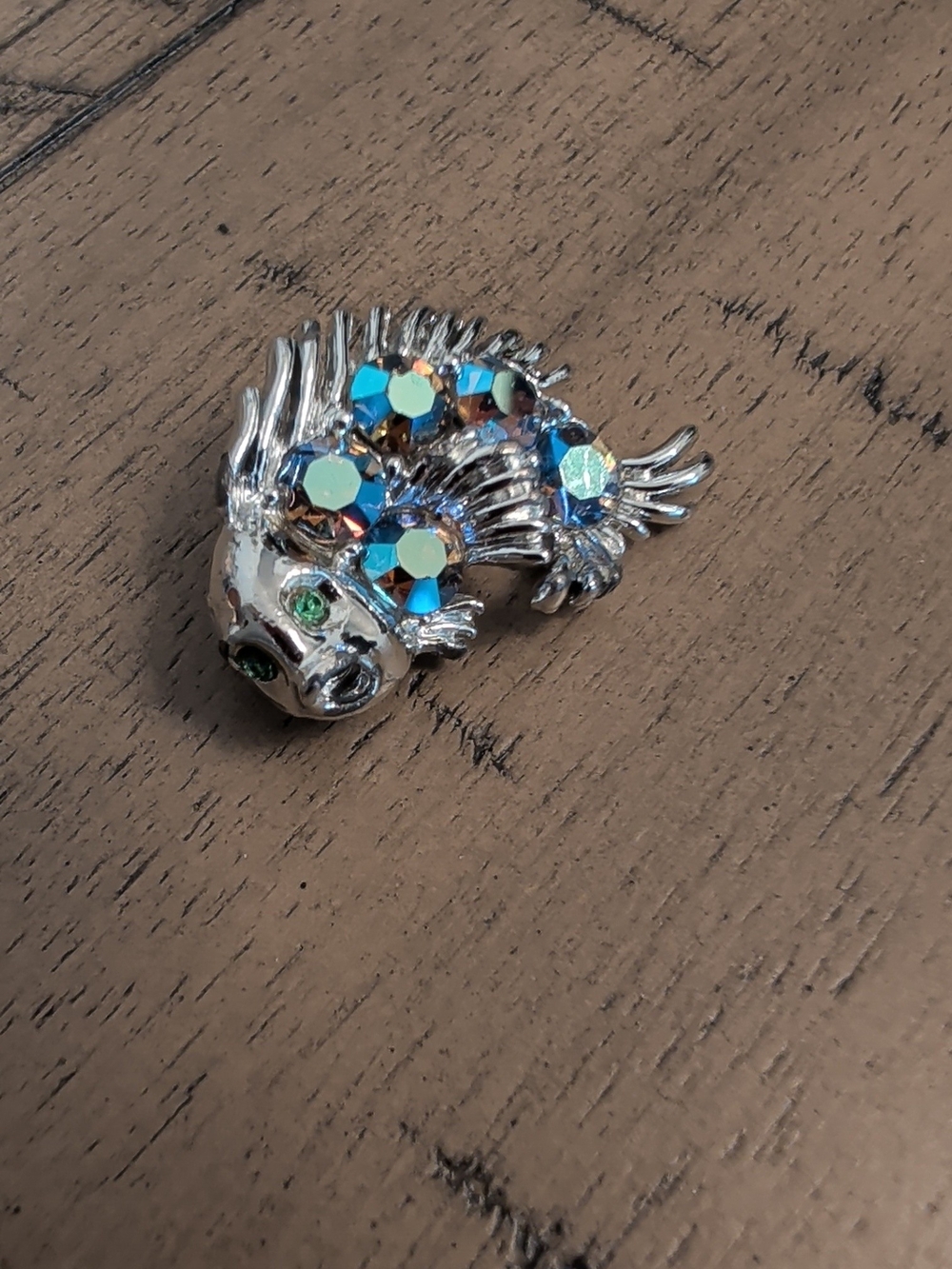 AB Fish Brooch - Picture 2 of 4